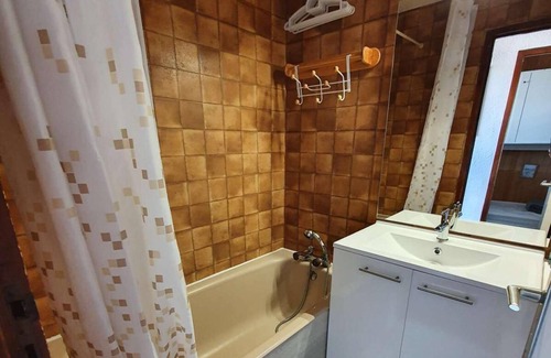 Reallon Apartment | 50m from resort center, 1st floor, balcony, ski locker, 21m², Réallon