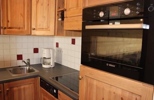 Val-Thorens Apartment | 50m from ski slopes, 6th floor, balcony, tv, ski locker, 42m², Val Thorens