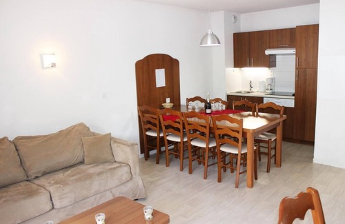 La Mongie Apartment | 50m from ski slopes, swimming pool, terrace, parking, tv, ski locker, 45m², Barèges/La Mongie