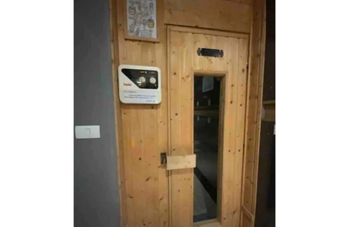 Wong Sawang Condo | 50m MRT, Big C, 1 BR condo with Sauna, Pool & Gym