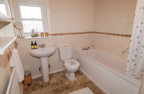 Carnlough Cottage | 51 HIGH STREET, pet friendly, country holiday cottage in Carnlough