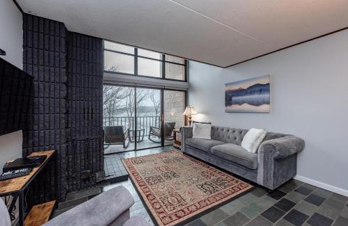 Thayerville House | 510G Two Bedroom One Bath