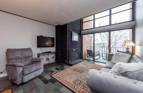 Thayerville House | 510G Two Bedroom One Bath