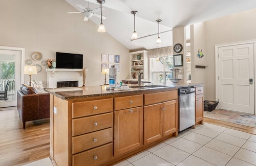 Blue Heron Lake House | 514 Remora Dr