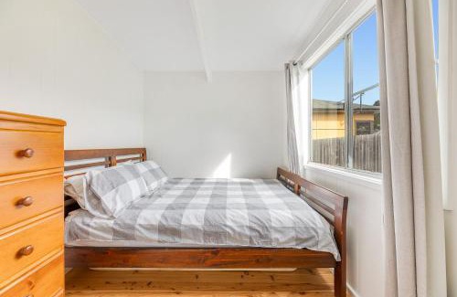 Narooma House | 52 Ballingalla Street, Narooma