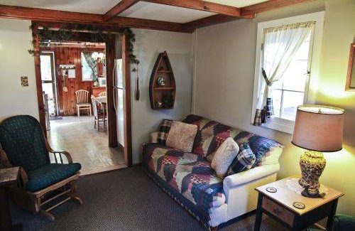 Carp Lake Cabin | 52 m² Cabin ∙ 2 bedrooms ∙ 6 guests