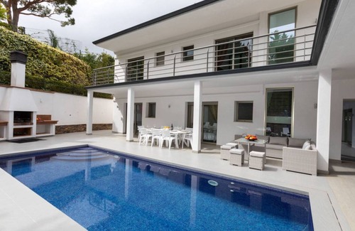 Lloret de Mar Villa | 520 m² Villa ∙ 4 bedrooms ∙ 8 guests