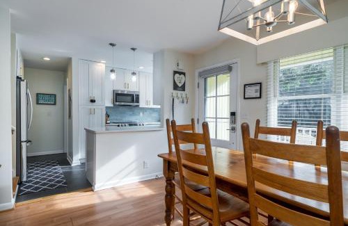 Tarpon Pond House | 528 Tarpon Pond Cottage