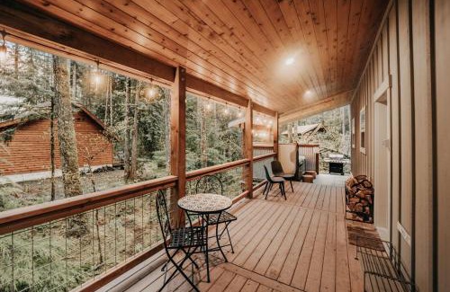 Warnick House | 52GS - Hot Tub - WiFi - Pets Ok - Wood Stove - Sleeps 6 home
