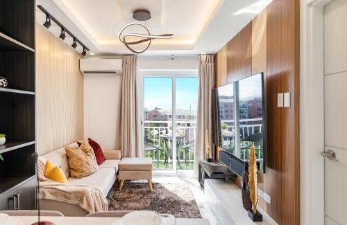Mactan Export Processing Zone Apartment | 537 AMANI LUXURY SUITE, 3 Minutes to Airport,with Gym & Pool, FAST WI-FI, Free Netflix