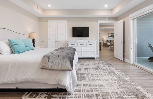 Traverse City Condo | 539 Bay St. Lake View Condo Unit 204E
