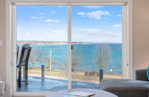 Traverse City Condo | 539 Bay St. Lake View Condo Unit 401W