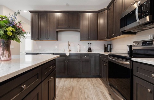 Traverse City Condo | ♛ 539 Bay St ⁀➷ Luxury Downtown 2BDR Lake View Penthouse Condo steps to Beach!