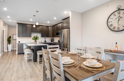 Traverse City Condo | ♛ 539 Bay St ⁀➷ Luxury Downtown 2BDR Lake View Penthouse Condo steps to Beach!