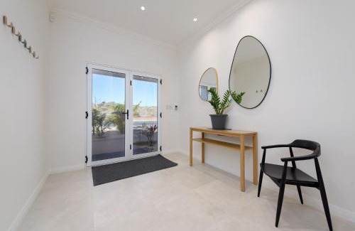 Exmouth House | 54 Madaffari Drive