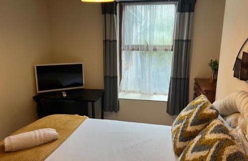 St. Thomas House | 54 - Room 2 - Smart Tv