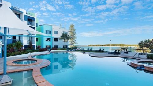 Caloundra Apartment | #55 Grand Pacific Resort, Outdoor Spa With A View!