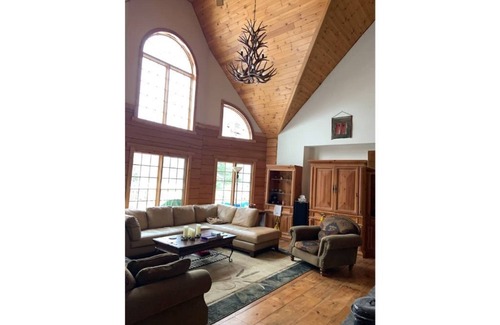 Dysart et al Ski Chalet | 5500 Sq ft Executive Chalet on Drag Lake, Haliburton