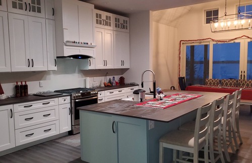 New Lisbon House | 5500 sq ft Lake house - Castle Rock Lake - Close to Wi Dells