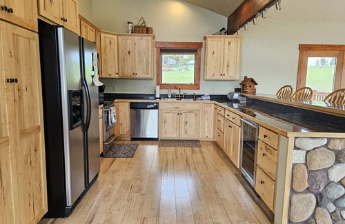 Georgetown House | 556 Black Bear Ln