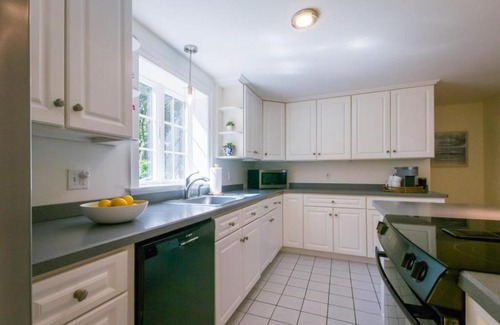 East Sandwich House | 56 Beachway Road East Sandwich - - Seaview