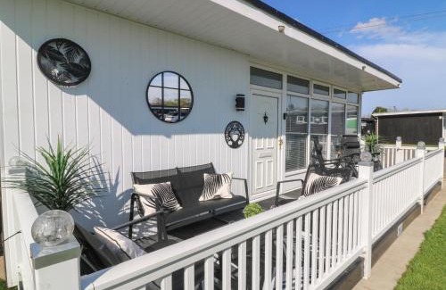 Chapel Saint Leonards House | 56 Cherry Park Chalet