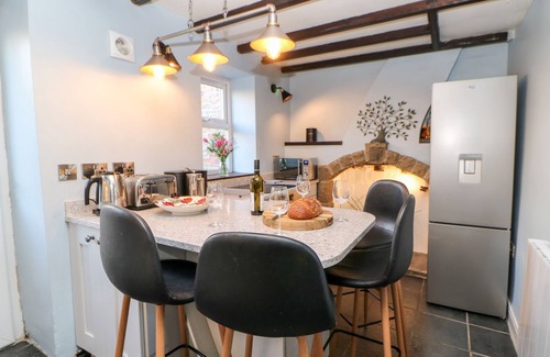 Richmond House | 56 THE GREEN, pet friendly, character holiday cottage in Richmond