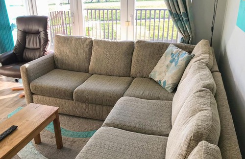 Corton House | 56 Waterside Park