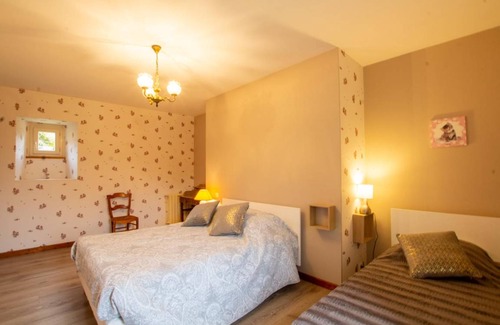 Saint-Crepin-et-Carlucet House | 57 m² Gîte ∙ 2 bedrooms ∙ 5 guests