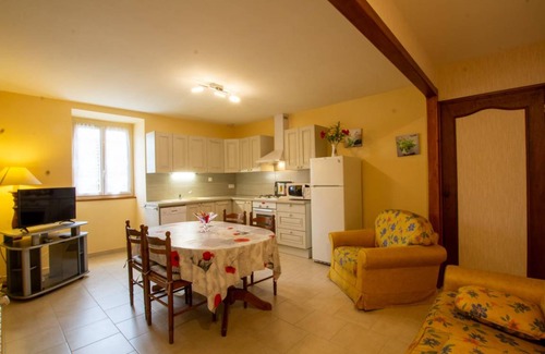 Saint-Crepin-et-Carlucet House | 57 m² Gîte ∙ 2 bedrooms ∙ 5 guests