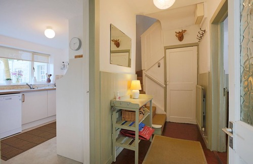 Kirkcudbright Cottage | 57 High Street - a house that sleeps 5 guests in 2 bedrooms