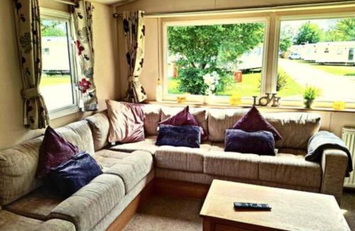 Tattershall House | 57 Hottub Haven Tattershalllakes 6 Berth