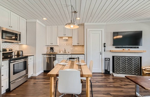 Historic District Condo | 57 m² Condo ∙ 1 bedroom ∙ 4 guests
