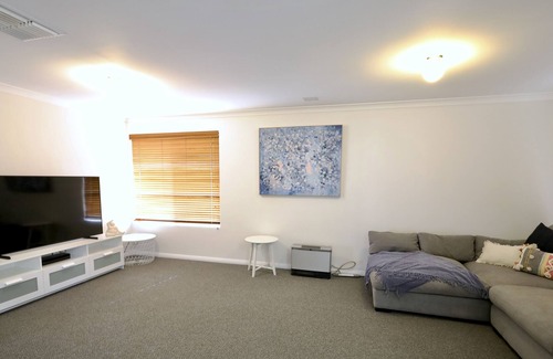 Marangaroo House | 58 Home in Marangaroo 4BR 2BTH