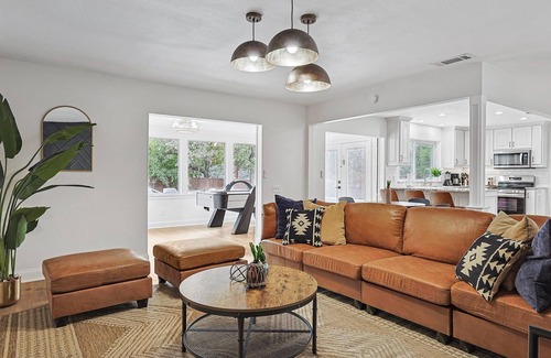 North Richland Hills House | 5BD, 3BA Retreat, Pool, Firepit, Cinema, Games, BBQ