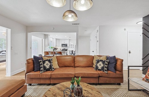 North Richland Hills House | 5BD, 3BA Retreat, Pool, Firepit, Cinema, Games, BBQ