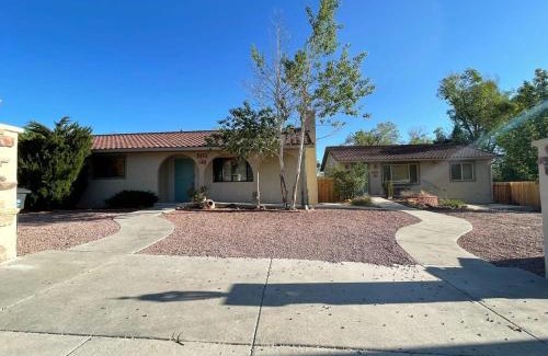 Colorado Springs House | 5BD Two Homes Firepit Great Family Vacation Area