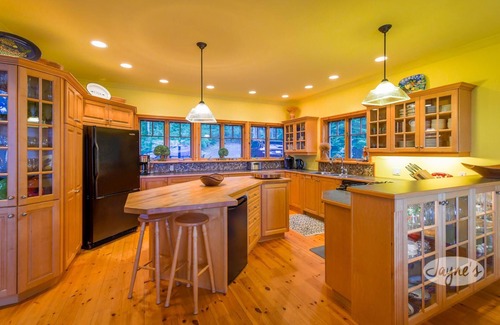 Baysville Cottage | 5bdrm 4bath cottage in LOB!