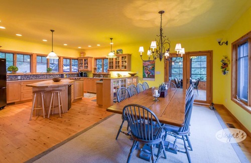 Baysville Cottage | 5bdrm 4bath cottage in LOB!