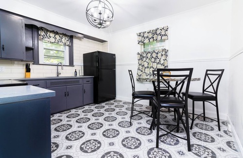 Niagara Falls House | 5Br, 1.5 Ba Close To Niagara Falls State Park