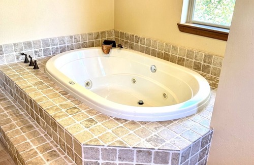 Atascadero Other | 5br/3.5ba Estate Sleeps 10 w Pool, Jacuzzi, Playground, Game Room, fire pit