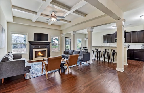 Lawrenceville House | 5br/3ba, sleeps 12! Newly renovated w/media room!
