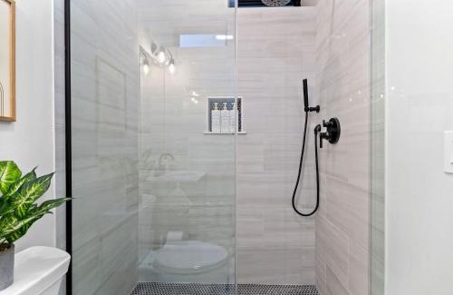 Columbus Park - Andrew Square Apartment | 5BR 3BATH 6BEDS Boston Home