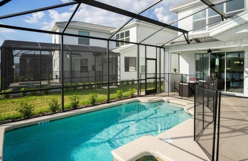 Kissimmee Ski Chalet | 5BR Amazing Cozy House with Private Pool and Jacuzzi