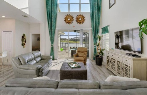 Kissimmee Ski Chalet | 5BR Amazing Cozy House with Private Pool and Jacuzzi