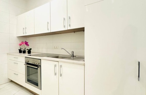 Liesing Apartment | 5BR Apartment Near Kaufpark Alterlaa