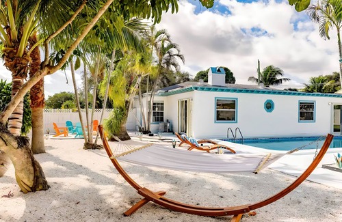 Parker Ridge House | 5BR Beach Oasis! Heated Pool, 10 Min to Beach