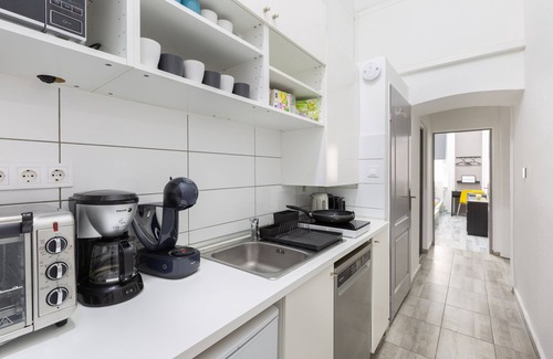 Terezvaros Apartment | ⭐5BR FAMILY APARTMENT ❤️A/C ☕FREE-BREAKFAST @OLD-TOWN