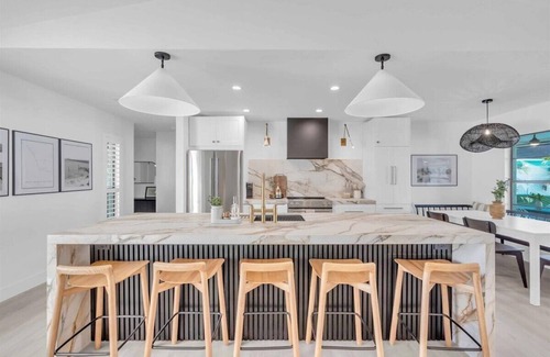 Palma Sola House | 5BR House with New Heated Pool ! 6mi from AMI Beach & IMG Academy