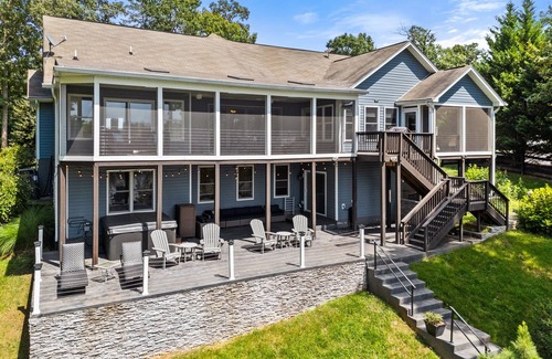 Mineral House | 5BR Lakefront Lake Anna, Dock, Views, Deck, Movies